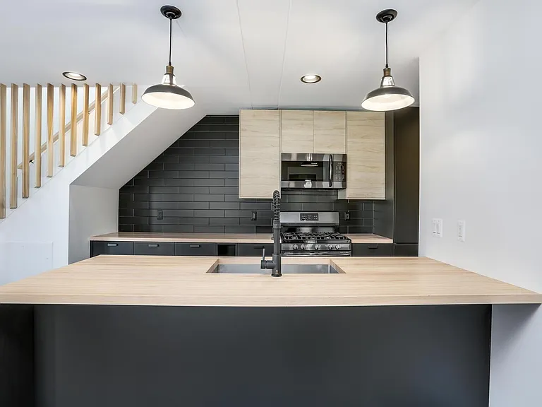 1720 Dover St — Photo 11