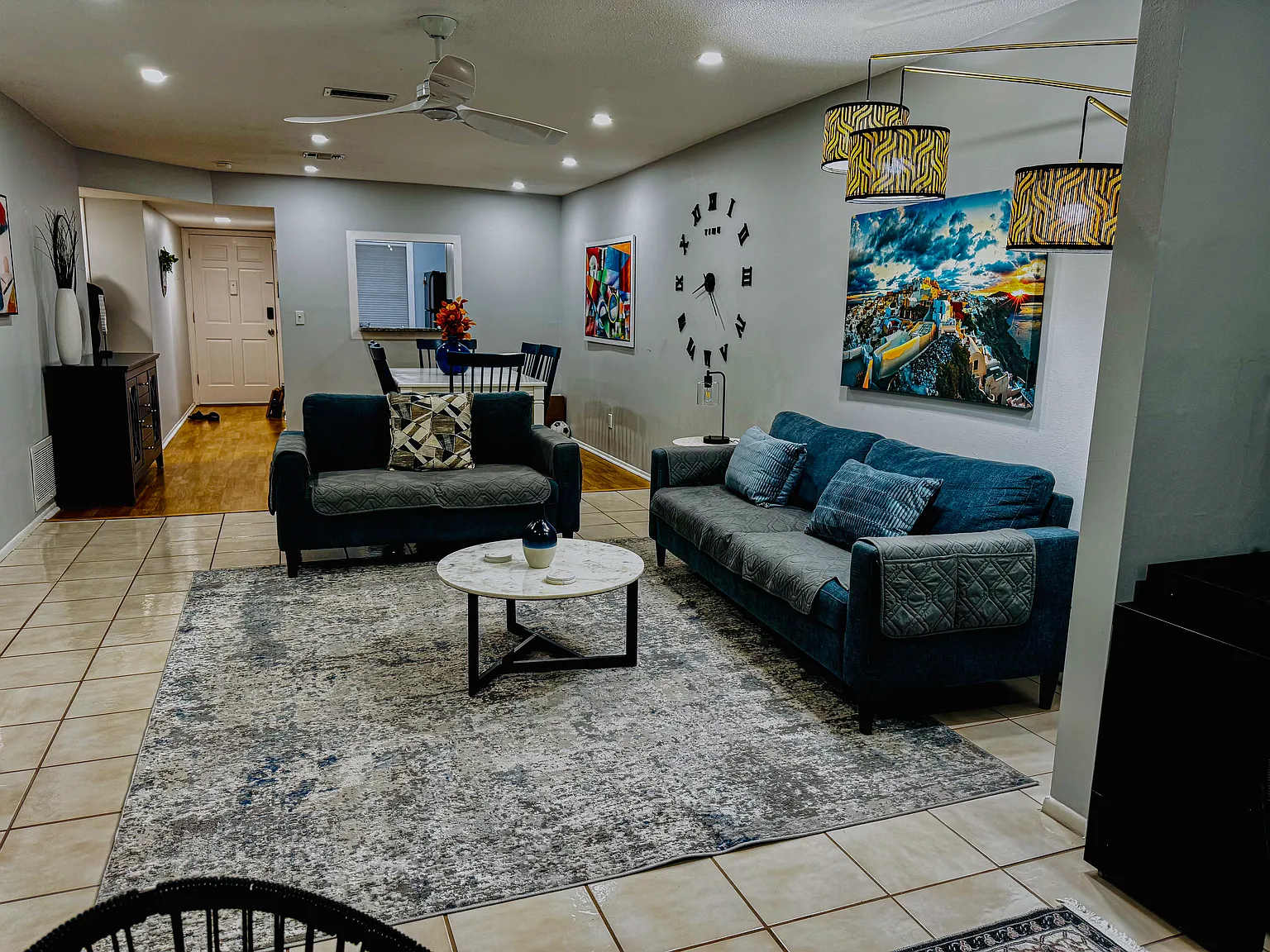 2 bed, 900 sqft, $1,950 — Photo 2