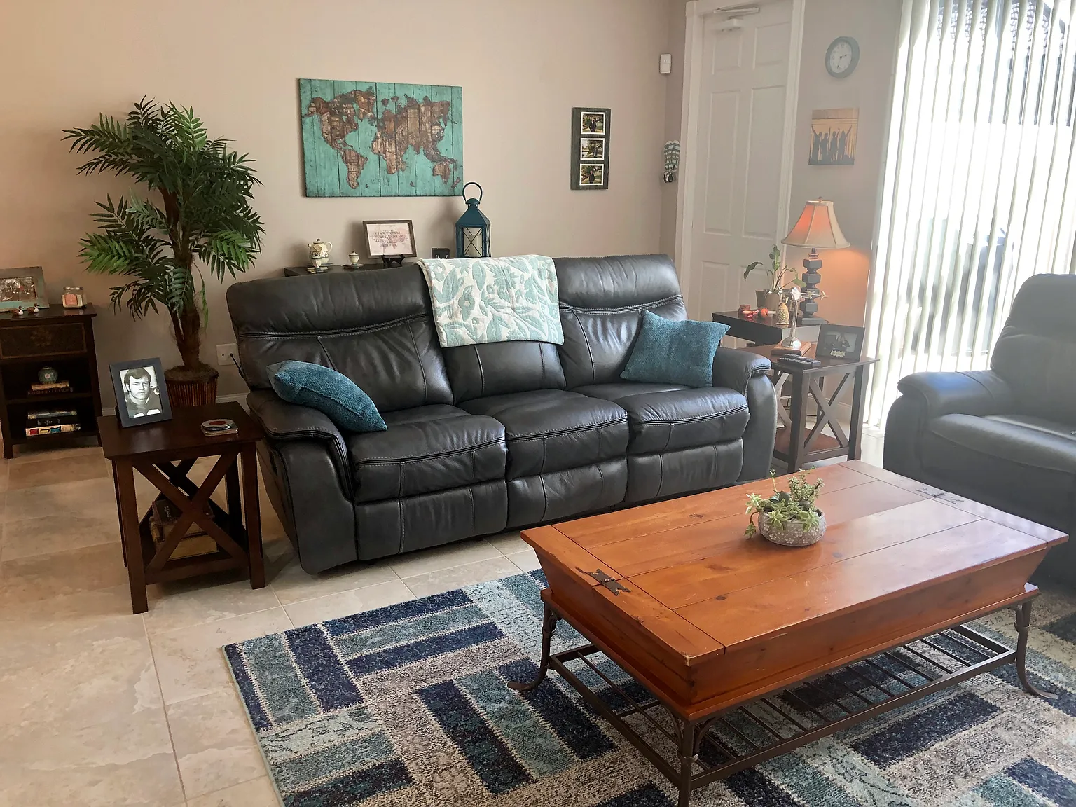 4 bed, 1868 sqft, $5,800 — Photo 2
