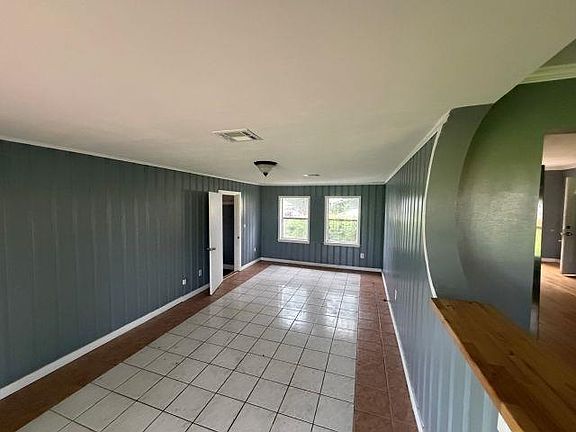 4th image of 906 8th Ave