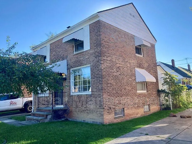2 bed, 1.0 bath, 960 sqft, $1,195 — Photo 3