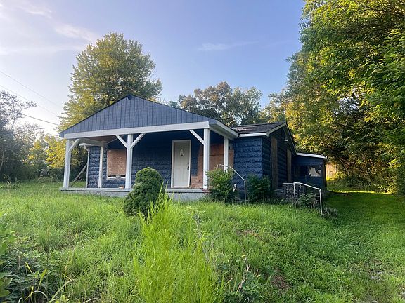 2nd image of 216 Whiteside Rd