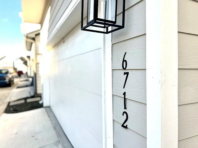 6712 Parker Oaks Ln — Photo 21