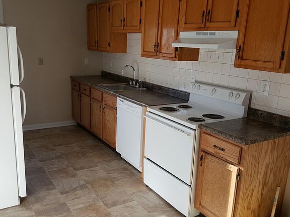 2nd image of 220B S Keeneland Dr