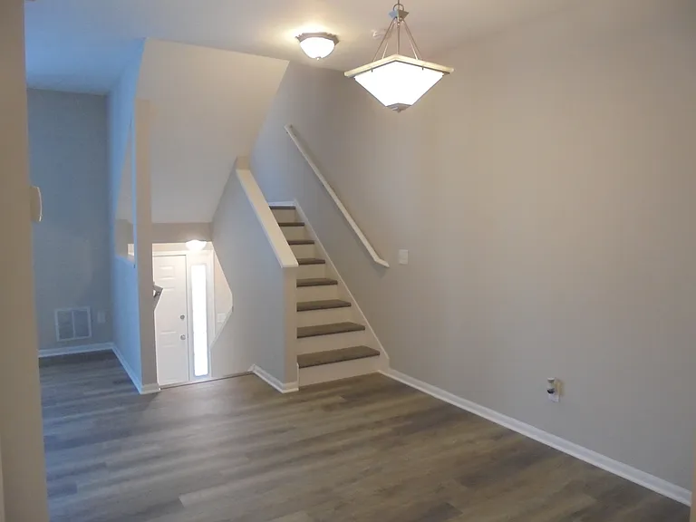1847 Grandview Pl — Photo 8