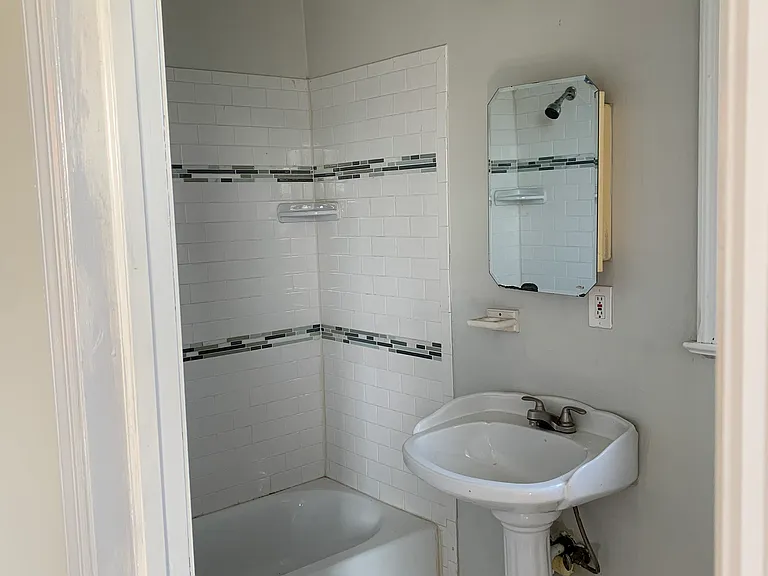 968 Brookline Blvd #2B — Photo 1