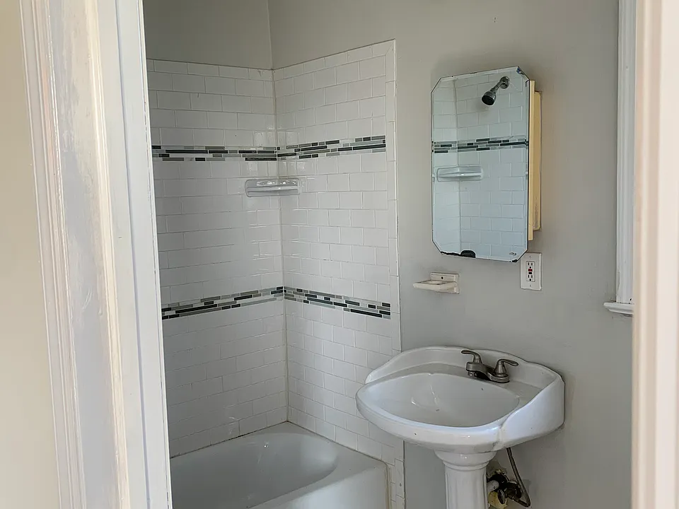 968 Brookline Blvd #2B