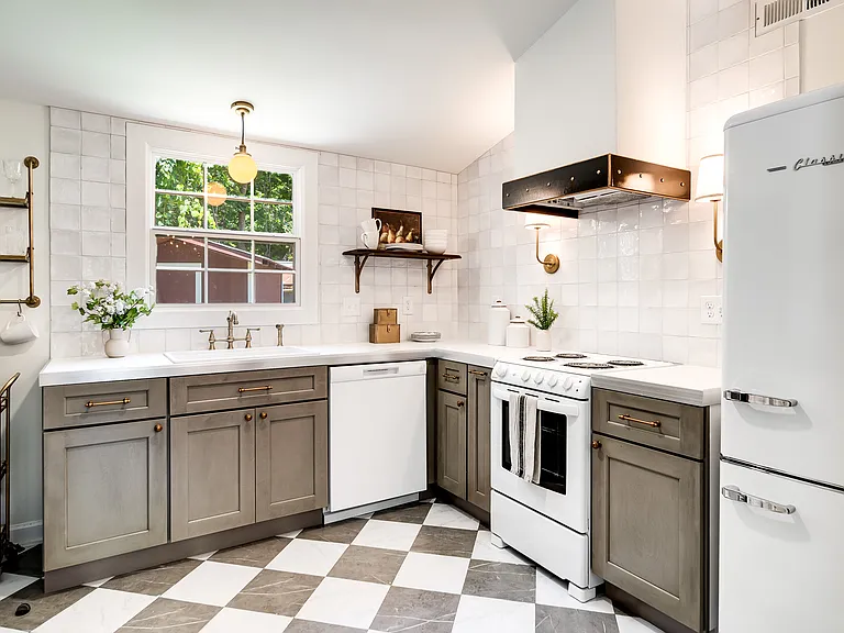 Harpeth Dr — Photo 15