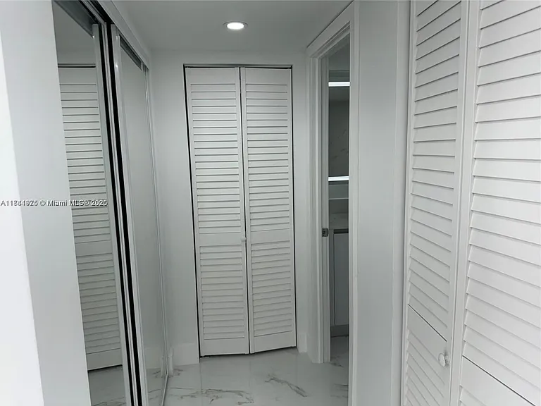 18031 Biscayne Blvd #502 — Photo 16