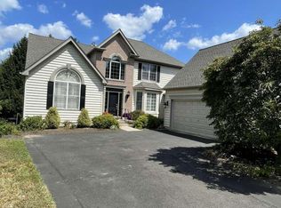 10 Lenape Dr, New Hope, PA 18938