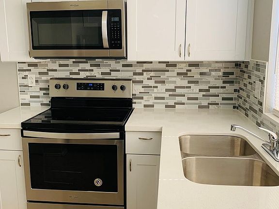 2nd image of 1548 W Sahuaro Dr APT 2