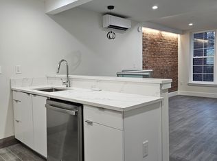 25-31 27th St #1R, Astoria, NY 11102