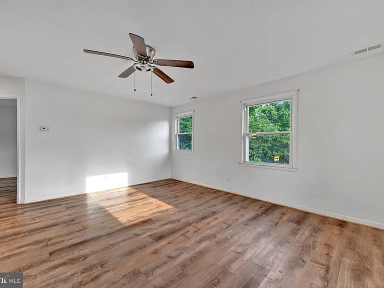811 Seagrove Rd E #811 — Photo 9