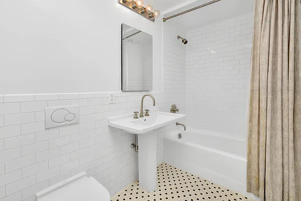 Rented by Nolita Group | media 28