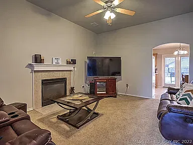E 43rd St S, Broken Arrow — Photo 4
