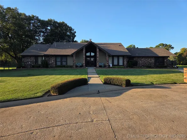 1012 W Ocala St, Broken Arrow, OK 74011