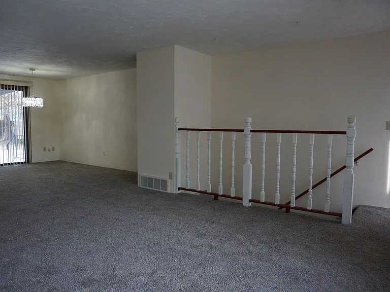 9615-9617 N Indian Trail Rd — Photo 4