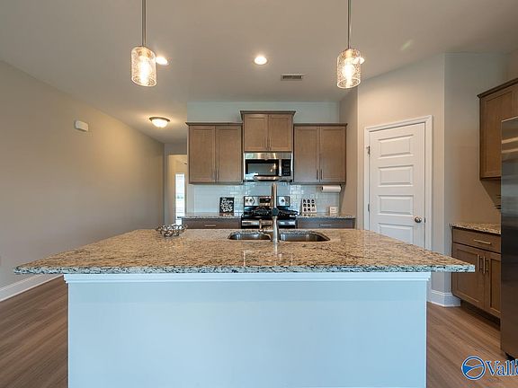 5th image of 106 Elaina Grey Ct