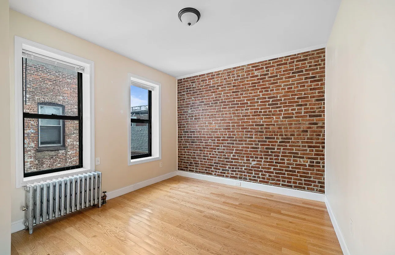 2 bed, 950 sqft, $2,295 — Photo 2