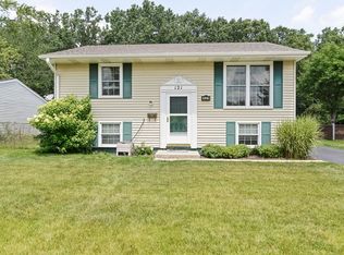 121 E Maple Dr, Glenwood, IL