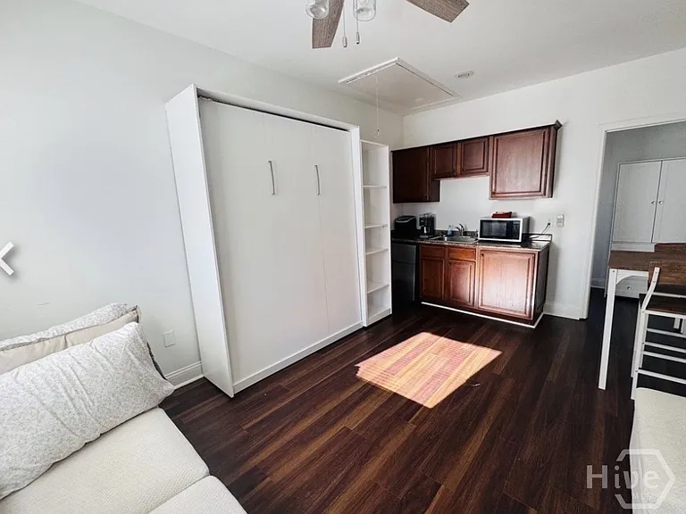 316A E 31st St — Photo 3