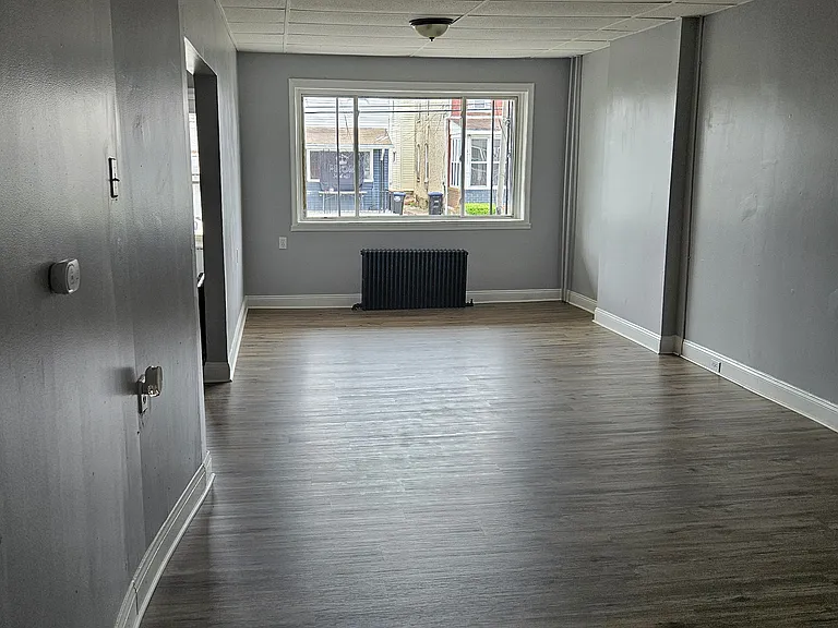 716 W 5th St — Photo 2