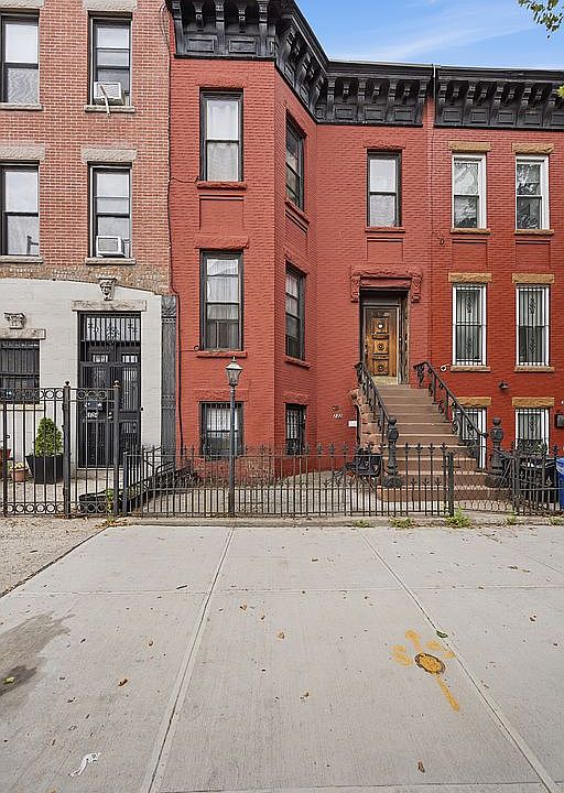 1st image of 222 Patchen Ave