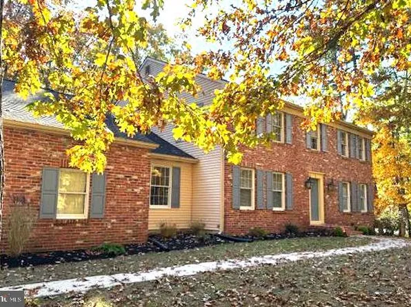 1 Severn Dr, Medford, NJ 08055
