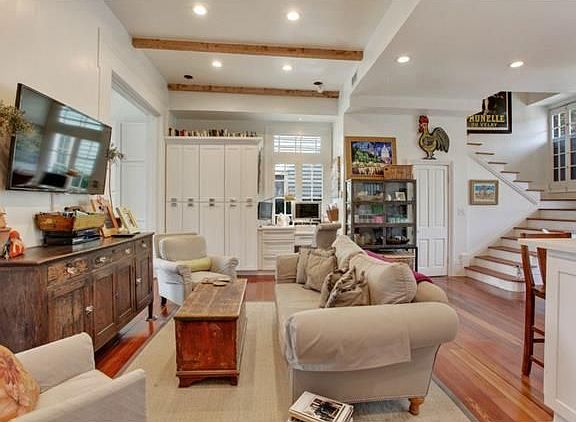 4th image of 1026 Burgundy St