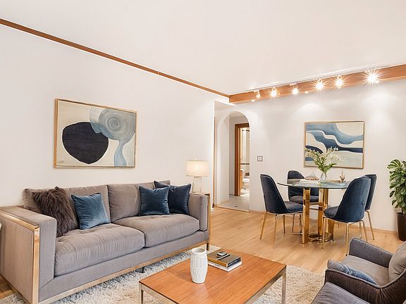 2nd image of 150 W 58th St APT 5B