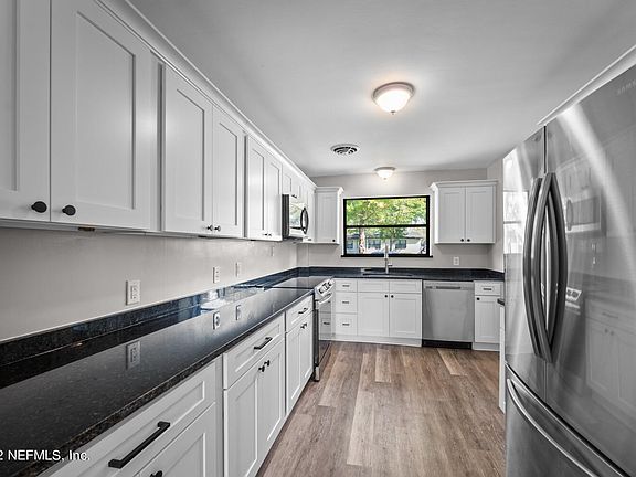 4th image of 6228 Autlan Dr