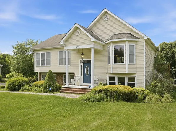 131 Stonedown Ln, Winchester, VA 22603