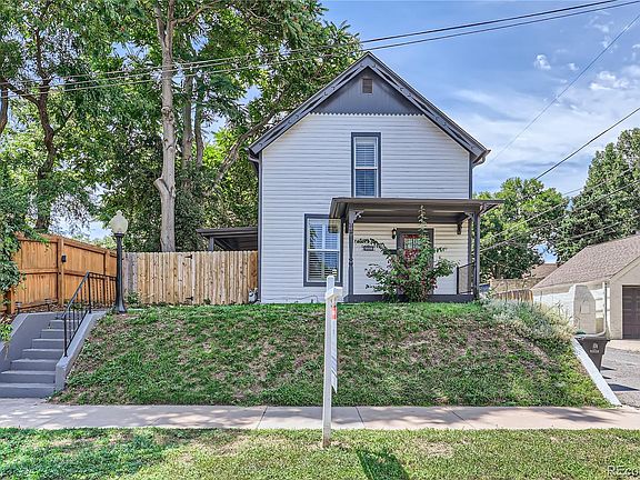 2nd image of 1020 E Dakota Avenue