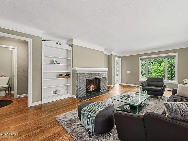746 N Monaco Pkwy — Photo 13