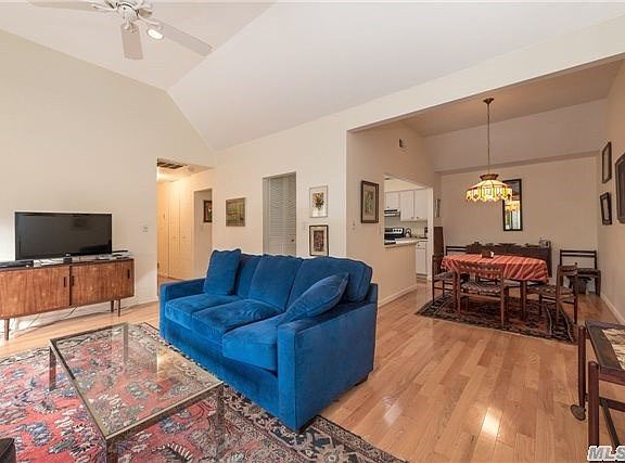3rd image of 172 Southgate Cir #172