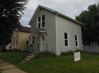 1302 C St SW, Cedar Rapids, IA 52404