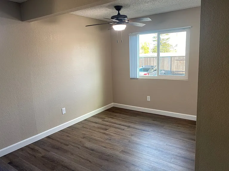 5727 Sutter Ave — Photo 6