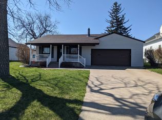 307 Elm St, Elgin, NE 68636
