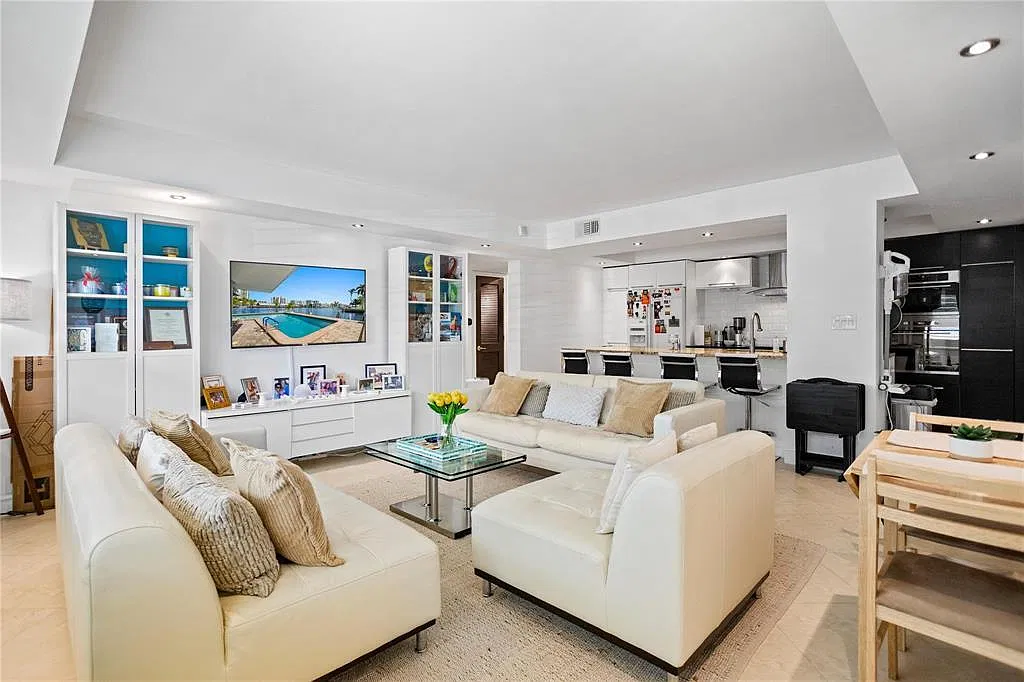 2 bed, 2.0 bath, 1040 sqft, $3,200 — Photo 3
