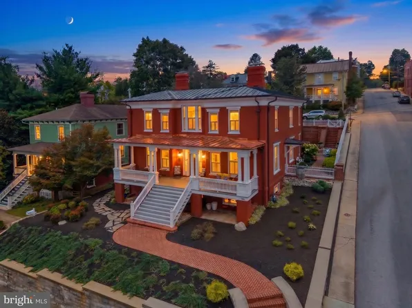104 Church St, Staunton, VA 24401