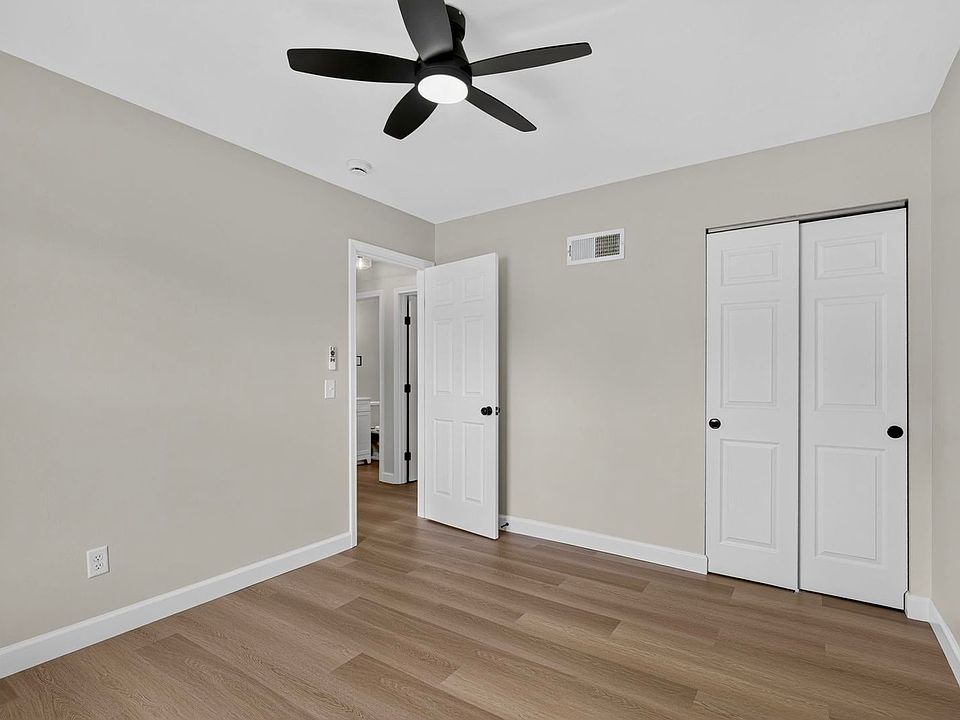 1st image of 21 S Perry Cir