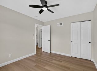 21 S Perry Cir, O'Fallon, MO 63366