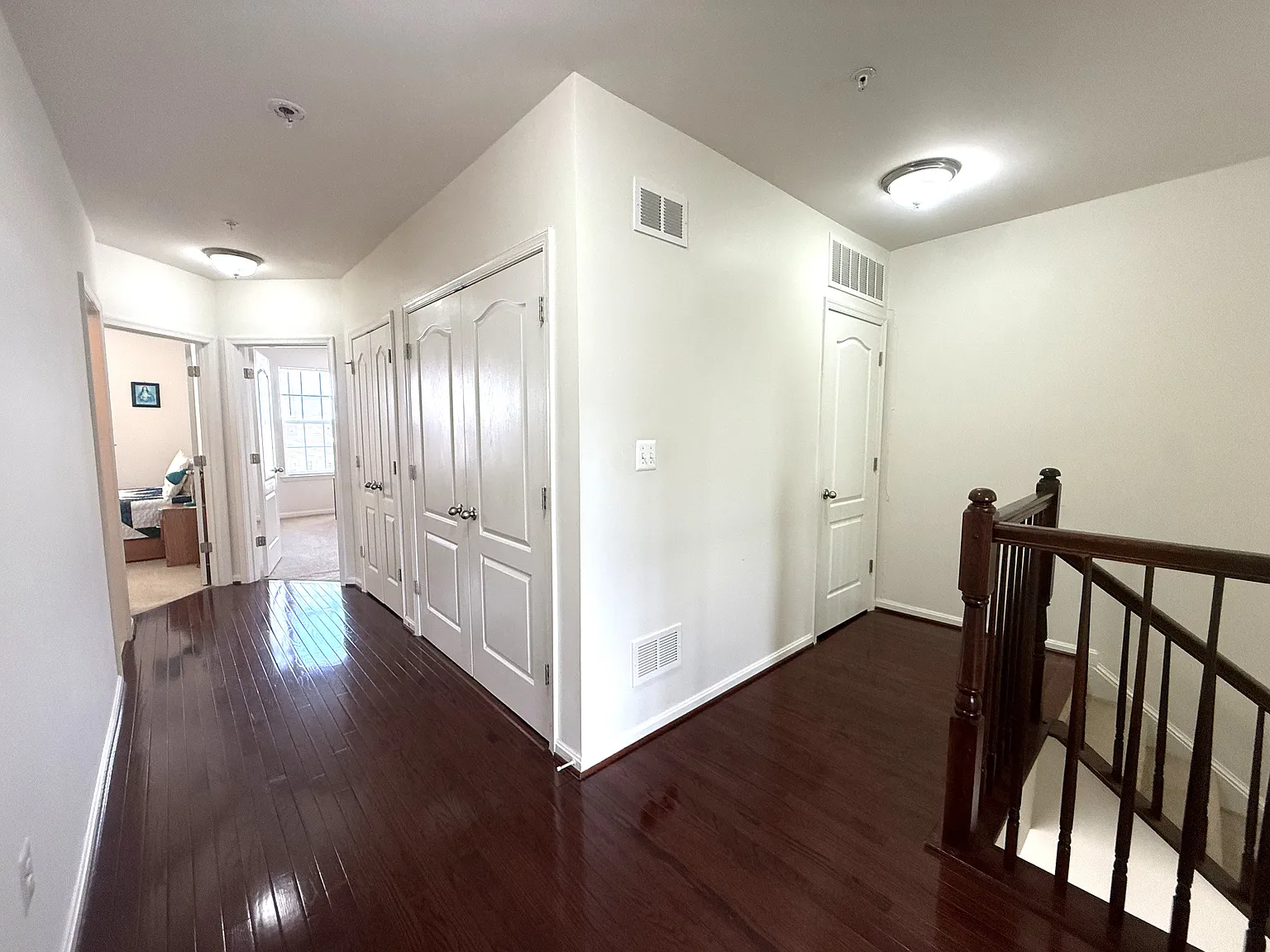 3 bed, 2.5 bath, 2611 sqft, $3,100 — Photo 2