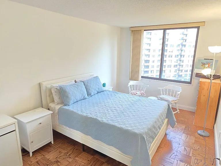 5225 Pooks Hill Rd #703N — Photo 16