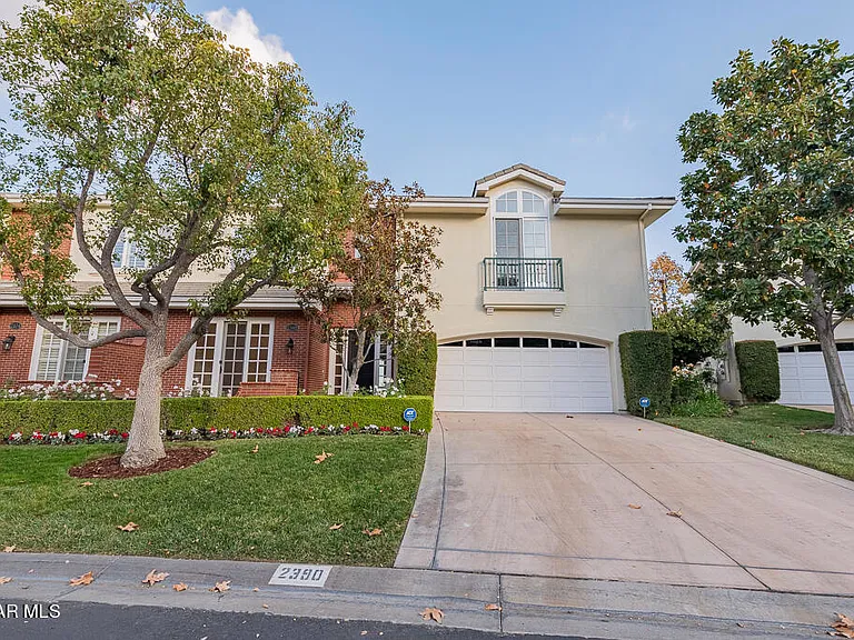 2390 Crombie Ct — Photo 3