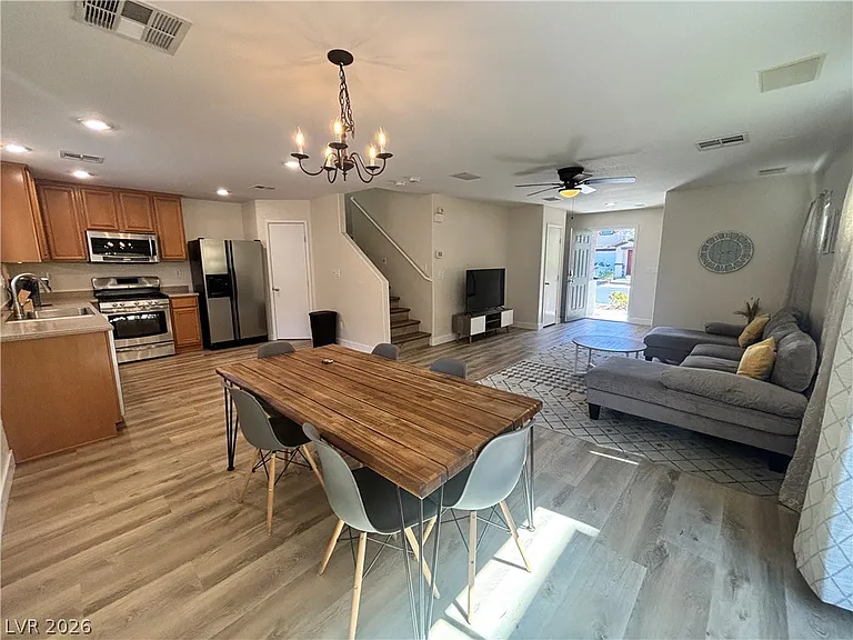 586 Brinkburn Point Ave — Photo 7