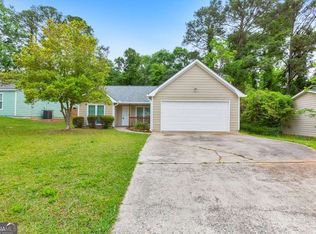 9138 Clubhouse Dr, Riverdale, GA 30274