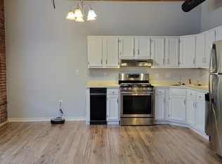 470 Silver St APT 102, Manchester, NH 03103