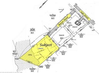 4 Beacon St, Kennebunk, ME 04043