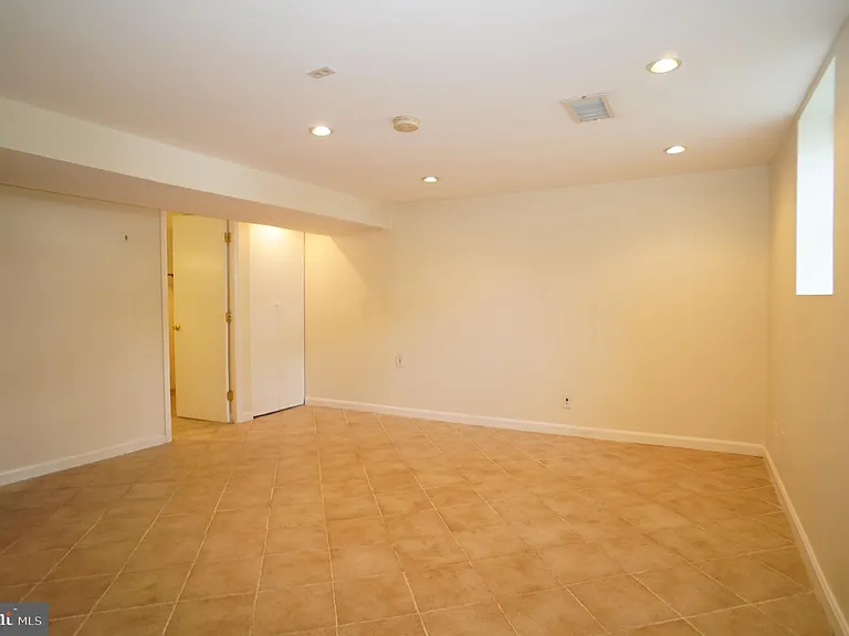 2161 N Brandywine St — Photo 13